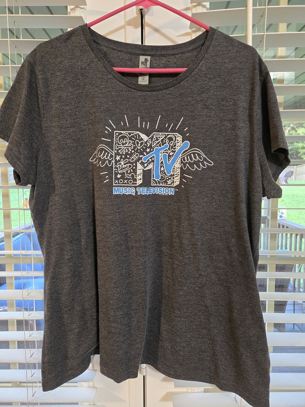 MTV Wings Shirt With Doodle Designs Sz XL